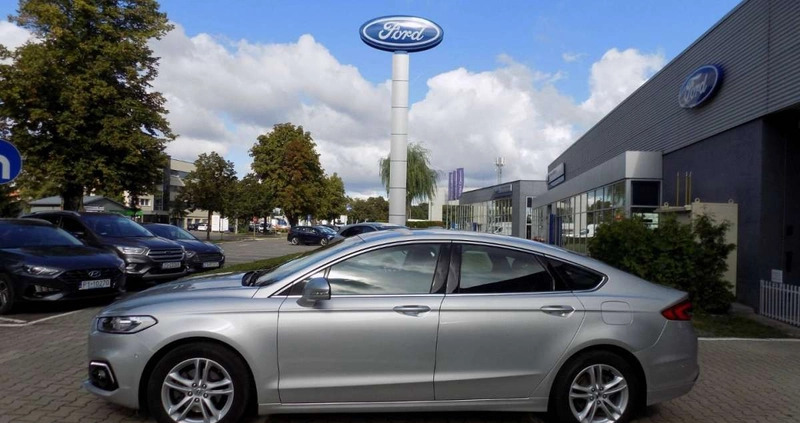 Ford Mondeo cena 104900 przebieg: 48500, rok produkcji 2019 z Szczecin małe 742